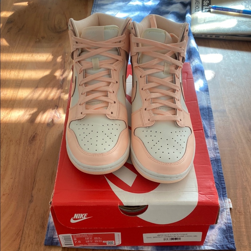 Nike Dunk High Crimson Tint